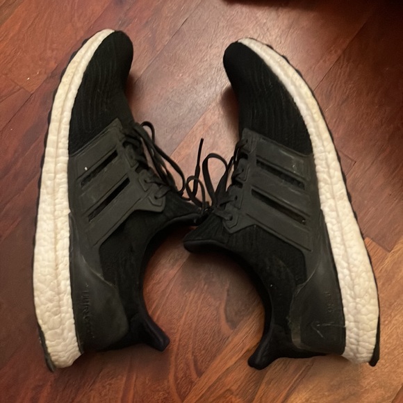 Adidas Ultraboost Black Size 10.5 - Picture 4 of 6